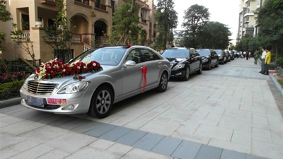 奔馳豪華婚禮花車(chē)